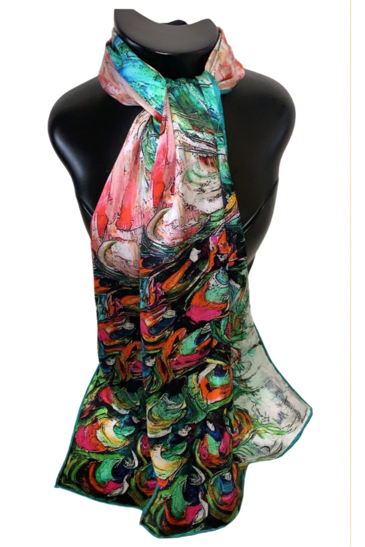 Tavuskuşu Desenli Fular